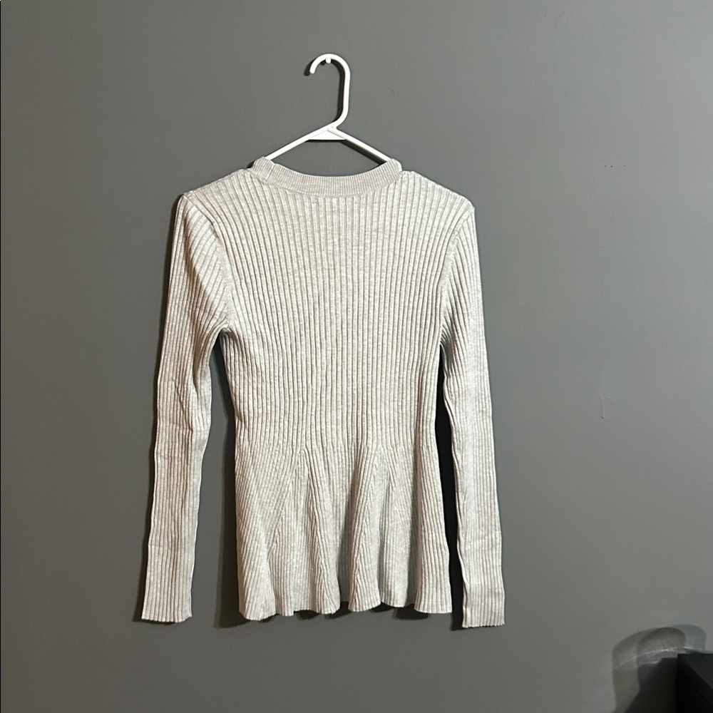 VENUS Gray Ribbed Knit Sweater - Picture 3 of 3